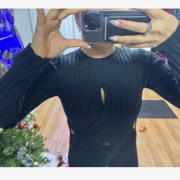 Ronny Kobo Crisscross Cut Out Long Black Sweater M-Large ( label is XL) - Picture 4 of 11